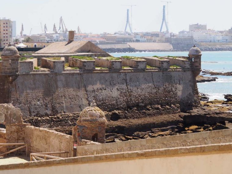 017-cadiz-festungen